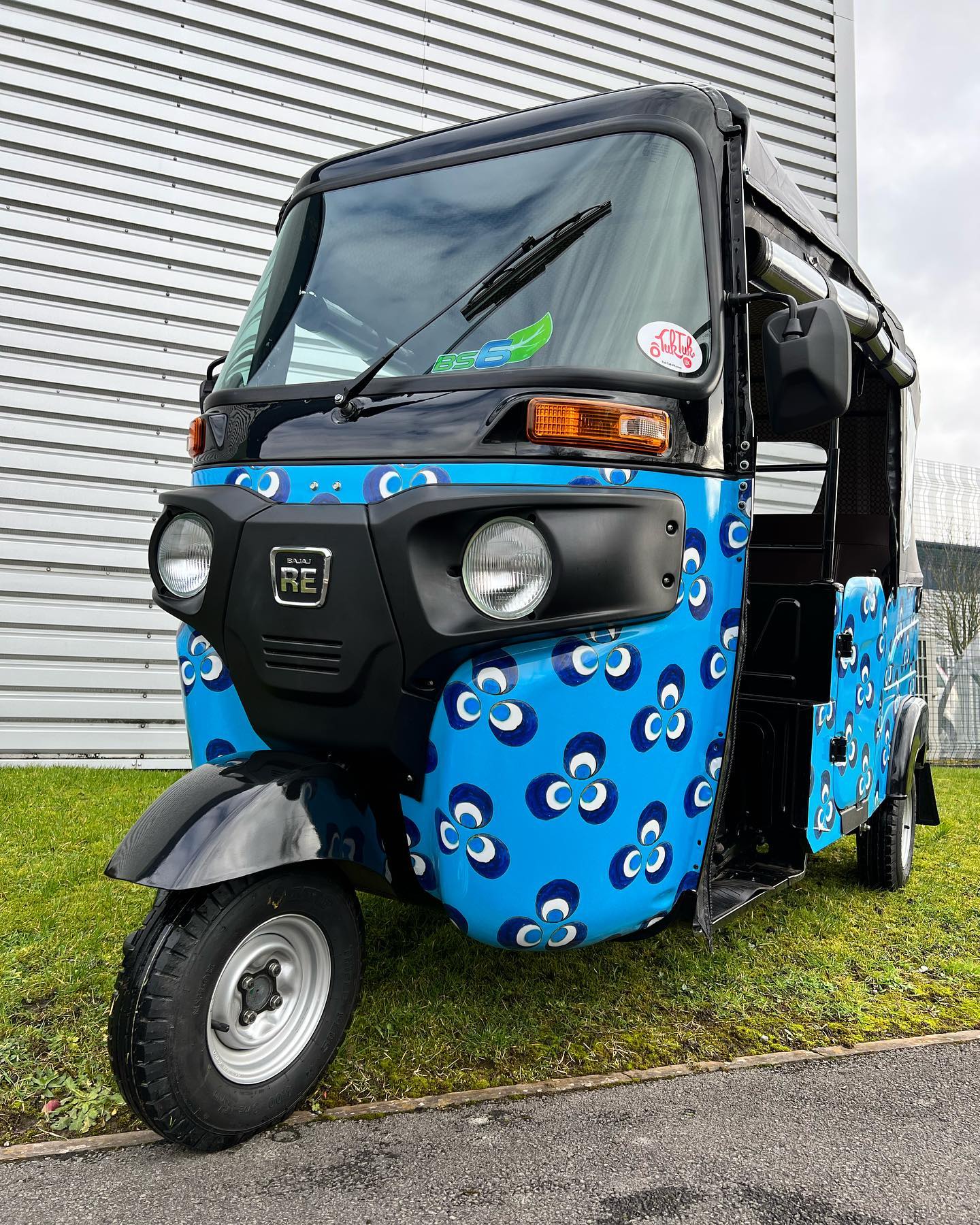 Latest BS6 Bajaj RE tuk tuk ready to be delivered last week. What design would you have on your tuk tuk? — Tuk Tuk UK