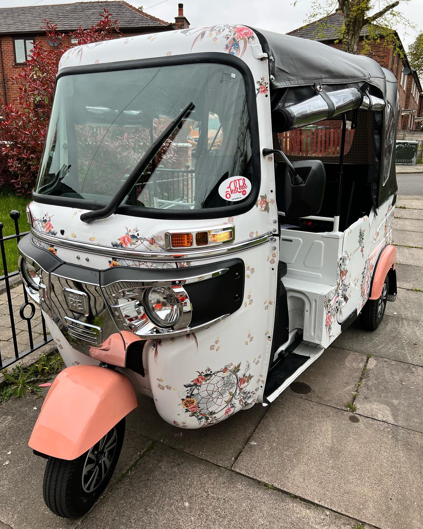 Another delivery this week of a custom vinyl wrapped Bajaj RE Tuk Tuk. A few more deliveries are planned this week too � — Tuk Tuk UK