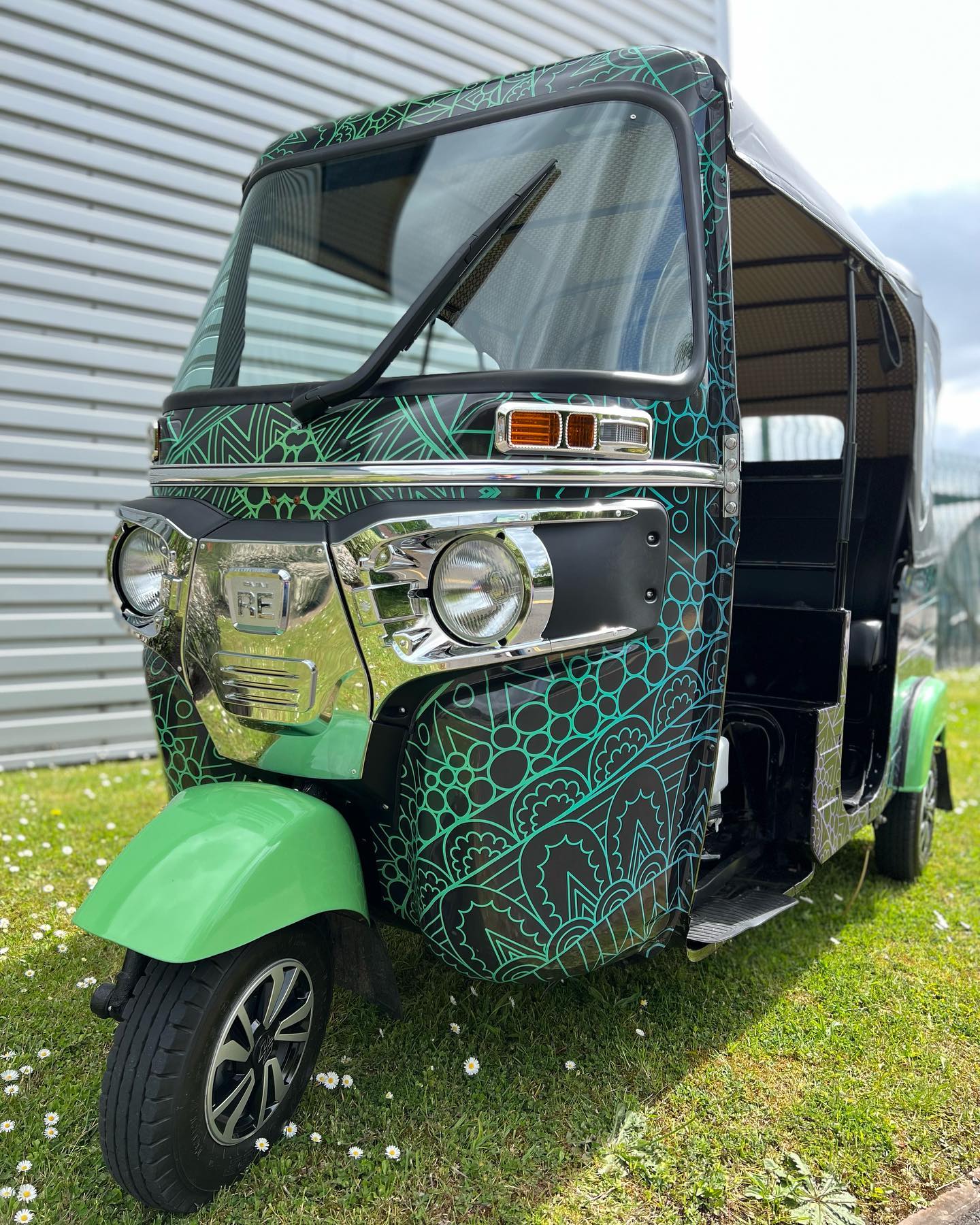 Delighted to deliver this beautiful wrapped tuk tuk yesterday in the customer’s own unique designed vinyl wrap. We love  — Tuk Tuk UK