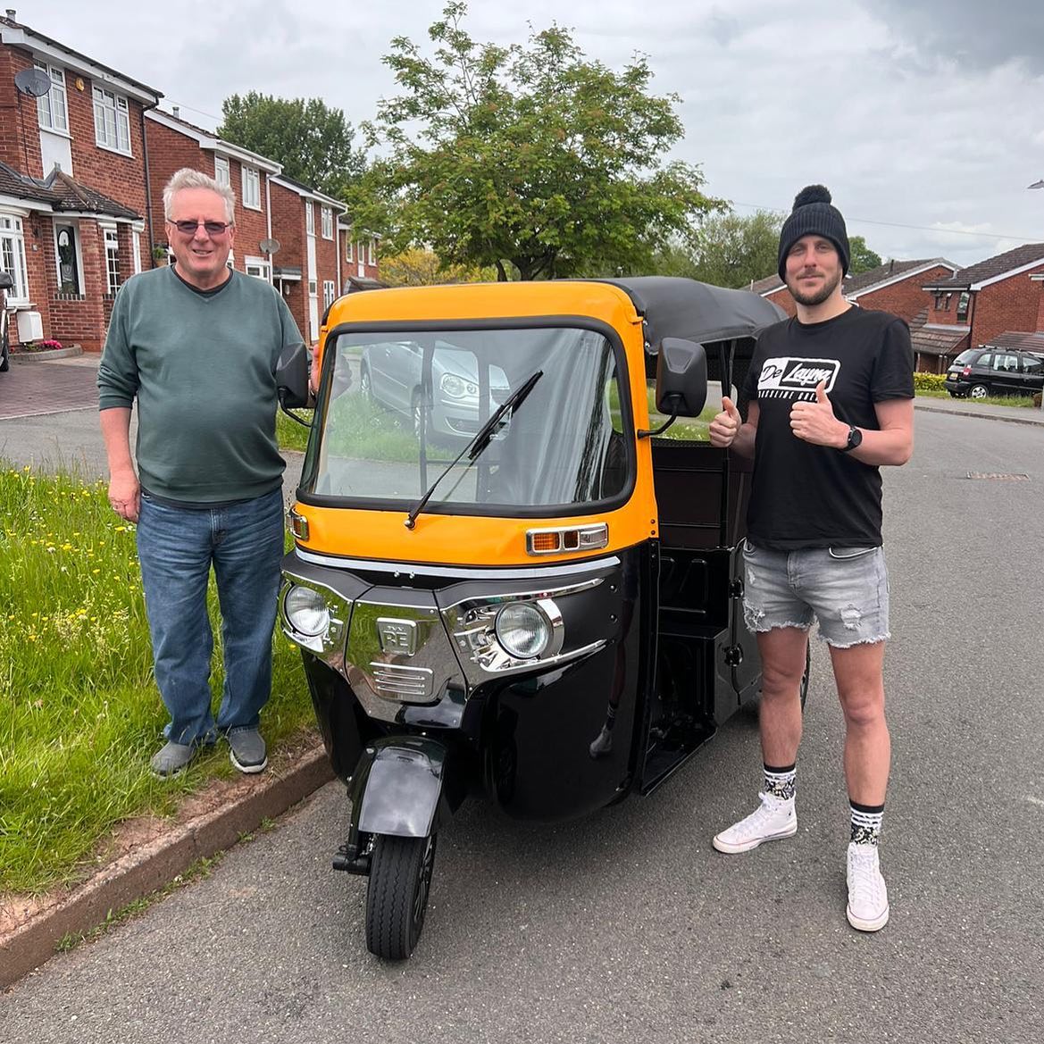 Bajaj RE 4S - Mumbai Taxi Colours with a few extra little chrome bits 🤩 delivered today. We love the traditional colour — Tuk Tuk UK