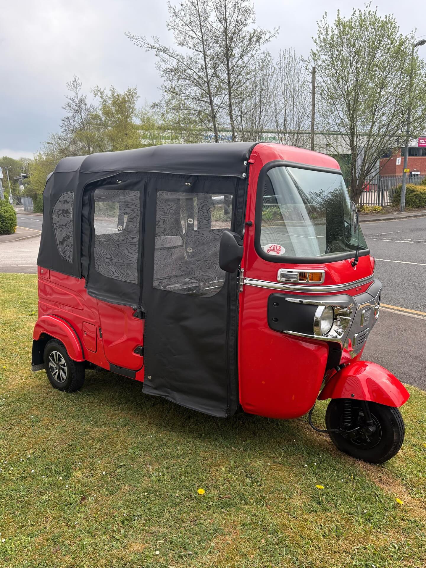 Happy Tuk Tuk Sunday. We delivered this beauty last week. We often get asked if we have different coloured tuks and what — Tuk Tuk UK